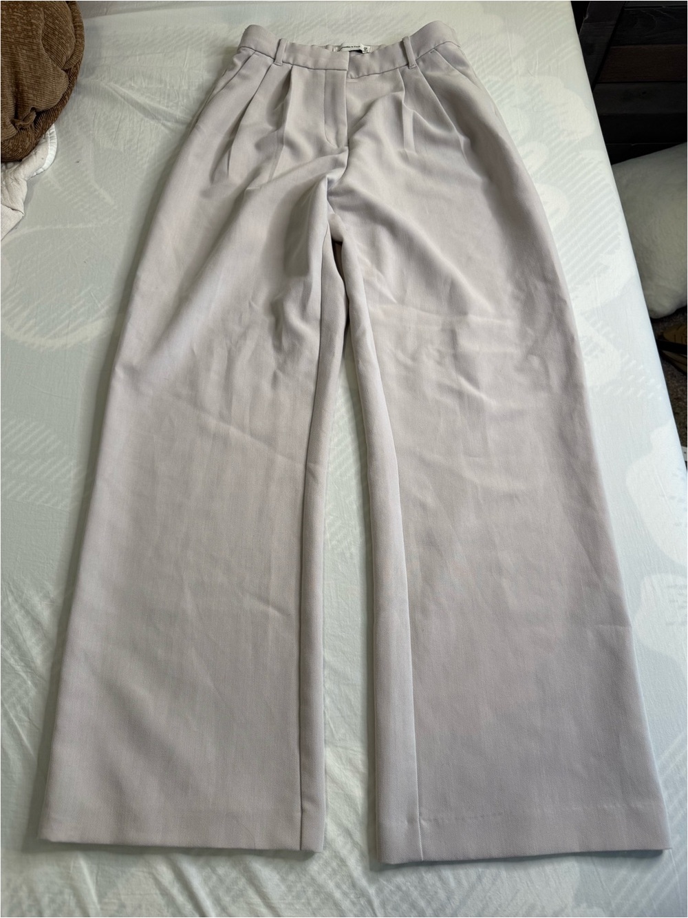 Wide Leg High-Waist Trousers in Cream - Picture 2 of 4